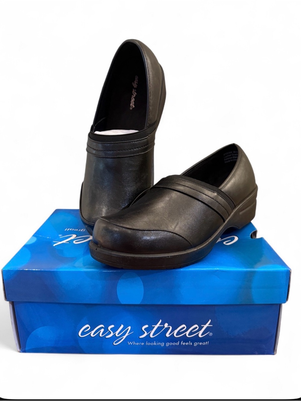 NWT Women’s Easy Street Women's Black Slip-On Comfort Loafers size 11 M